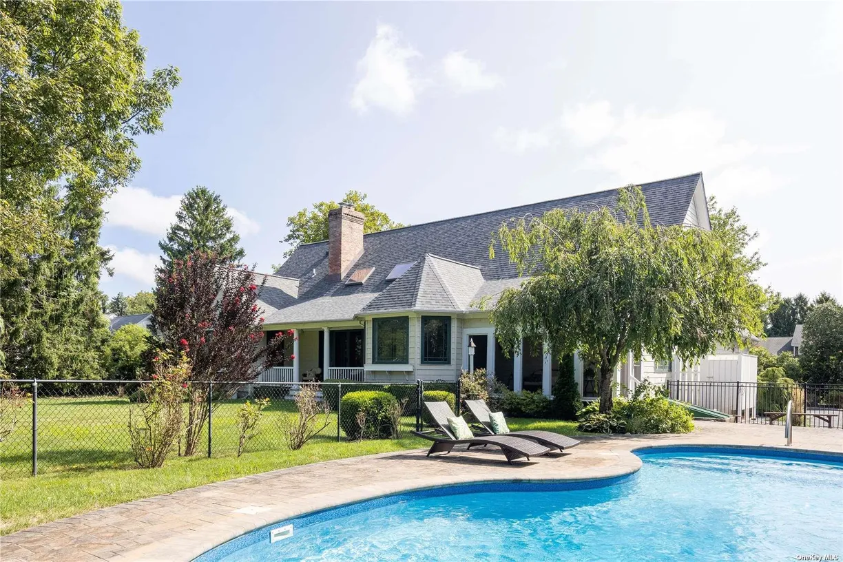 The Hamptons Real Estate | View 2700 Fairway Drive | 4 Beds, 3 Baths
