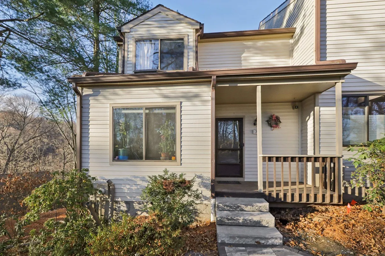 Westchester Real Estate | View 74 Pheasant Run | 2 Beds, 3 Baths