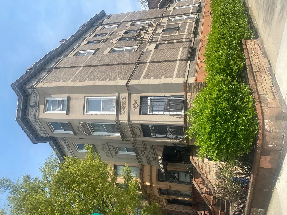 New York City Real Estate | View 251 Stuyvesant Avenue | 7 Beds, 4 Baths