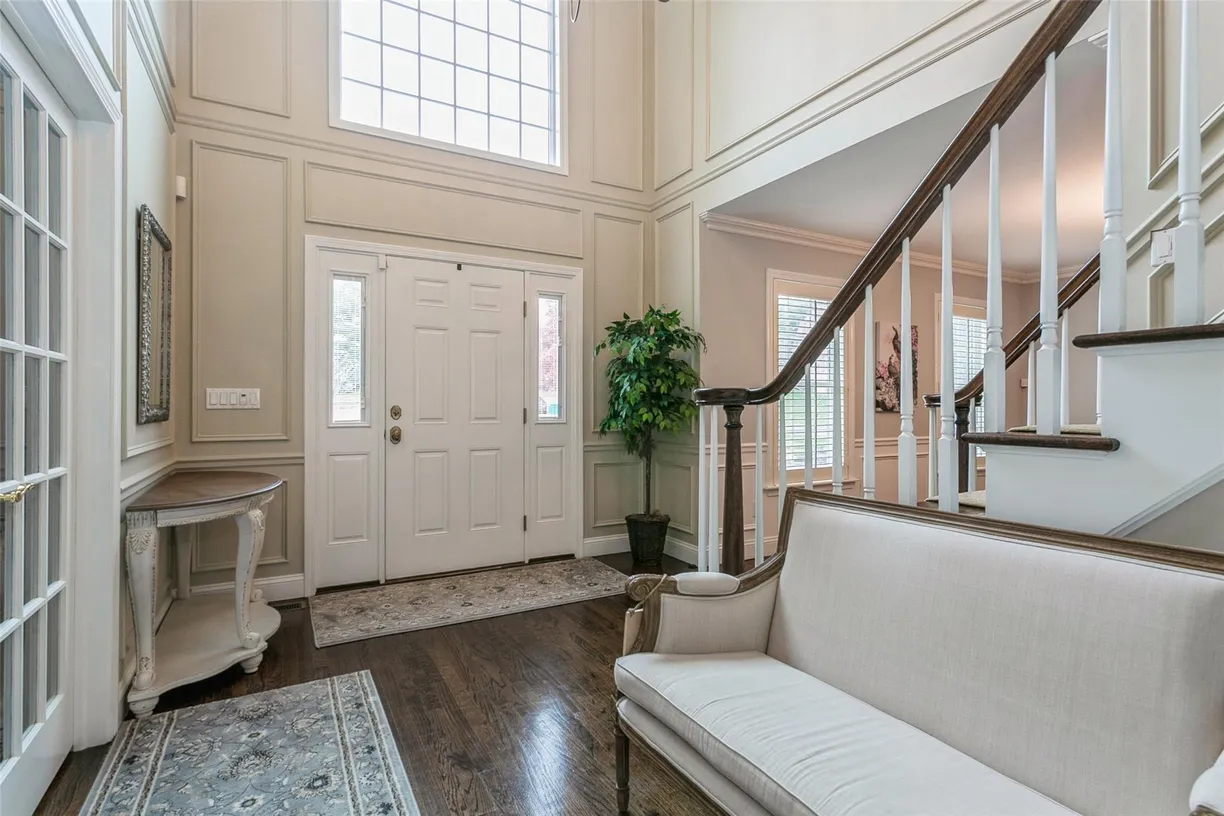 Westchester Real Estate | View 10 Applegate Way | Listing