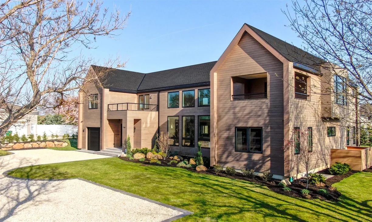 The Hamptons Real Estate | View 1740 Inlet Pond Road | Listing
