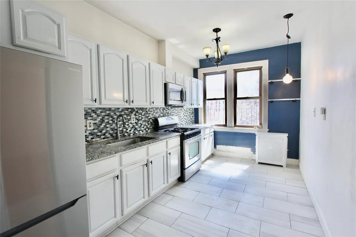 New York City Real Estate | View 3936 Skillman Avenue, 2 | Listing