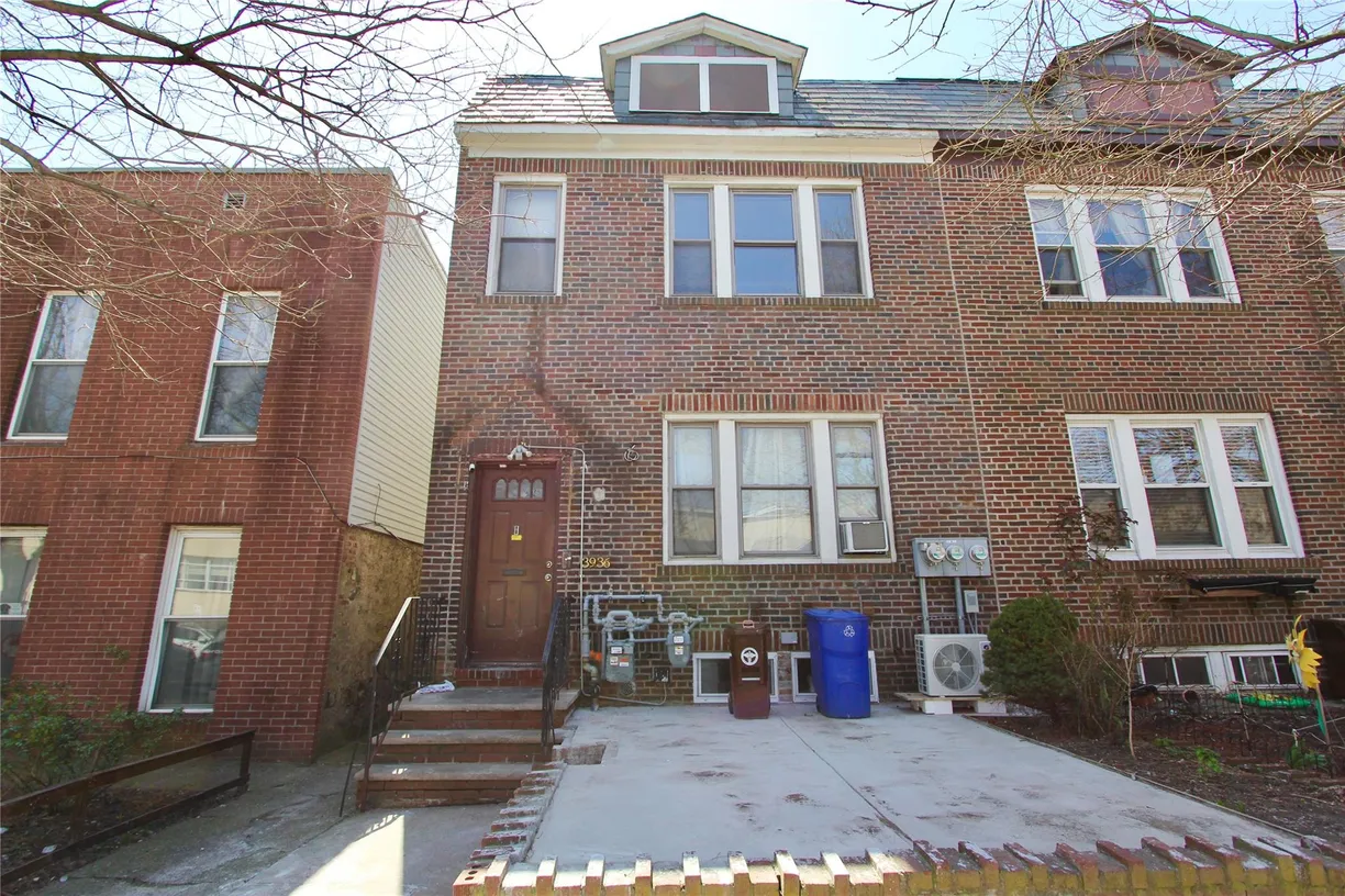 New York City Real Estate | View 3936 Skillman Avenue, 2 | 3 Beds, 1 Bath