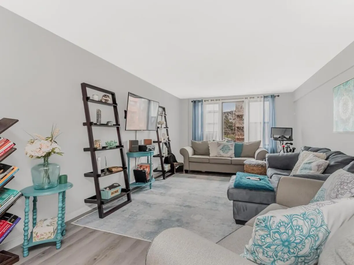 Westchester Real Estate | View 270 N Broadway, 6H | 1 Bed, 1 Bath