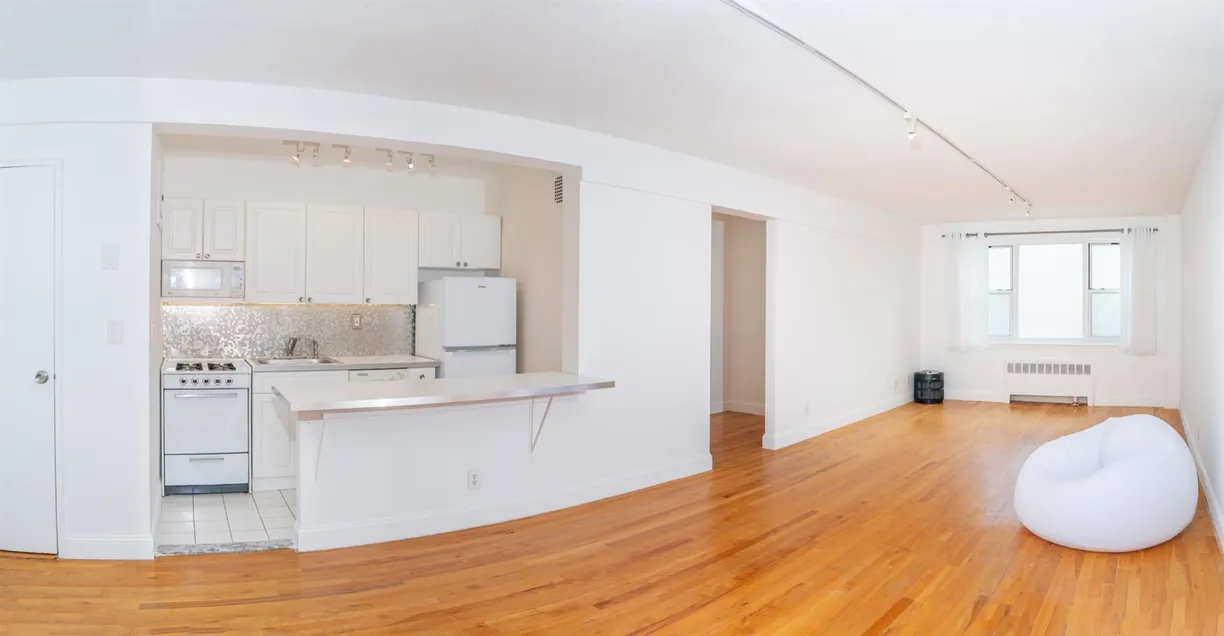 Westchester Real Estate | View 279 N Broadway, 8N | Listing