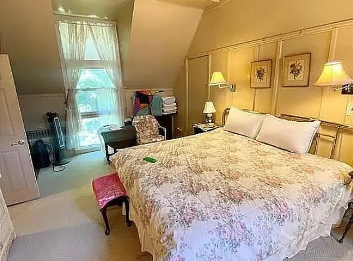 Westchester Real Estate | View 5 Forkland Lane | Listing