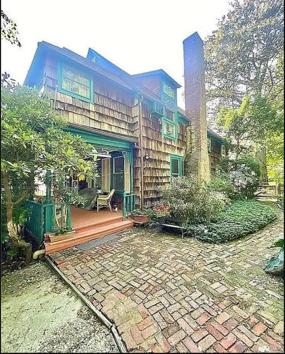 Westchester Real Estate | View 5 Forkland Lane | 5 Beds, 6 Baths