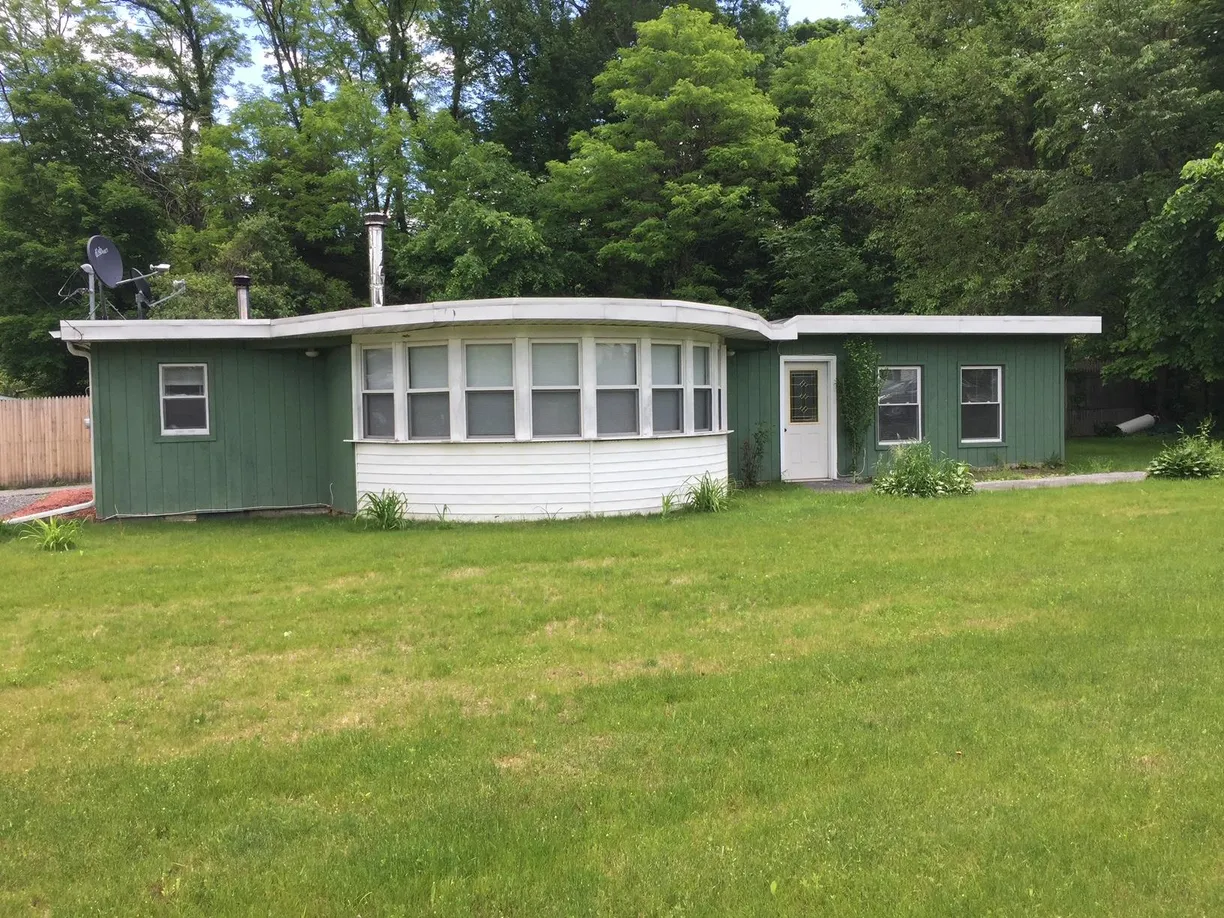 Hudson Valley Real Estate | View 8064 Albany Post Road | 2 Beds, 1 Bath