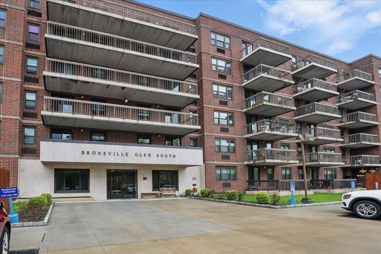 Westchester Real Estate | View 1376 Midland Avenue, 312 | Listing