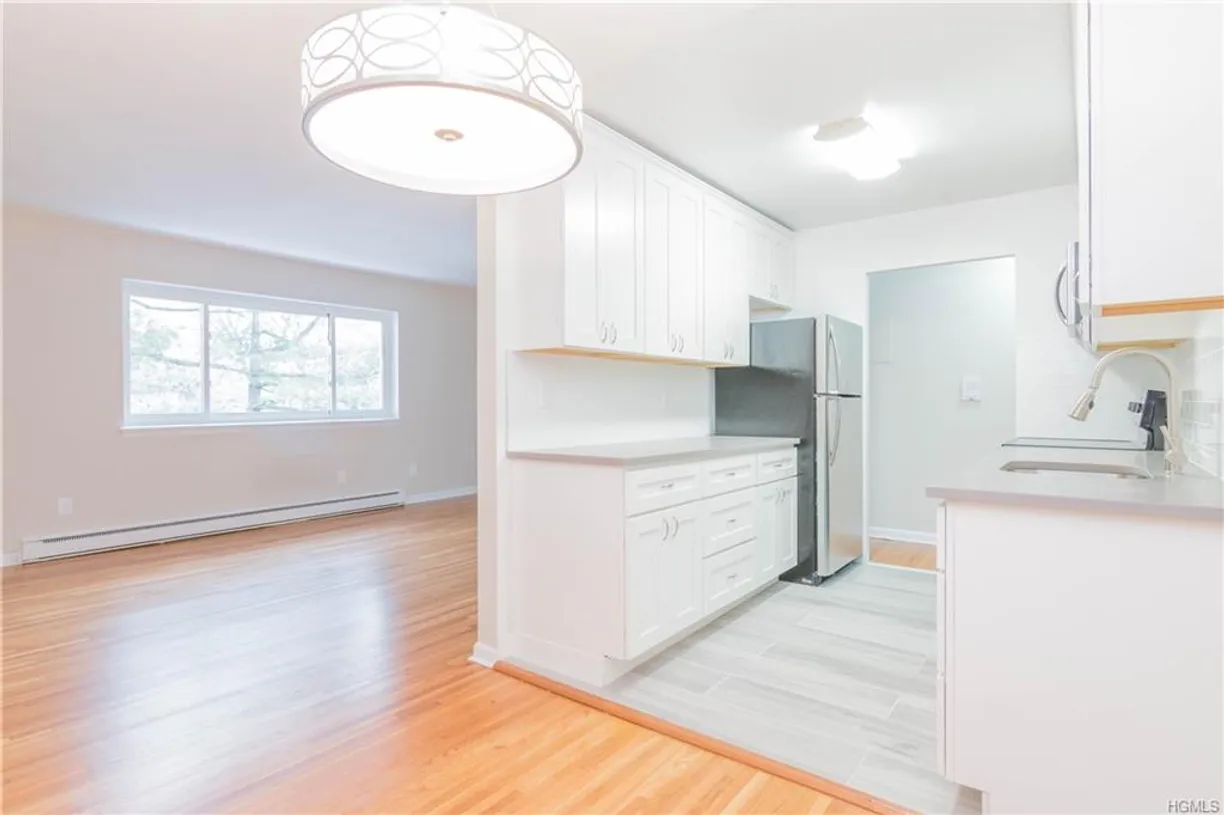 Westchester Real Estate | View 782 Tuckahoe Road, 3B | 2 Beds, 1 Bath