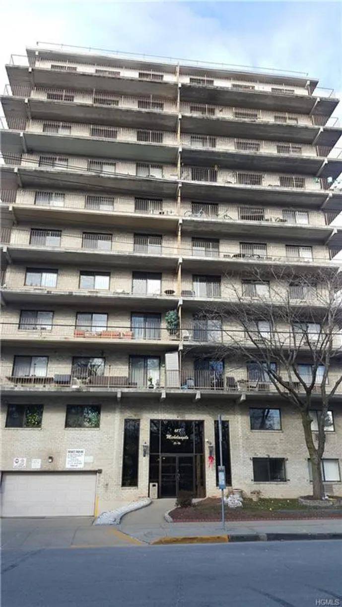 Westchester Real Estate | View 687 Bronx River, 5B | 2 Beds, 2 Baths