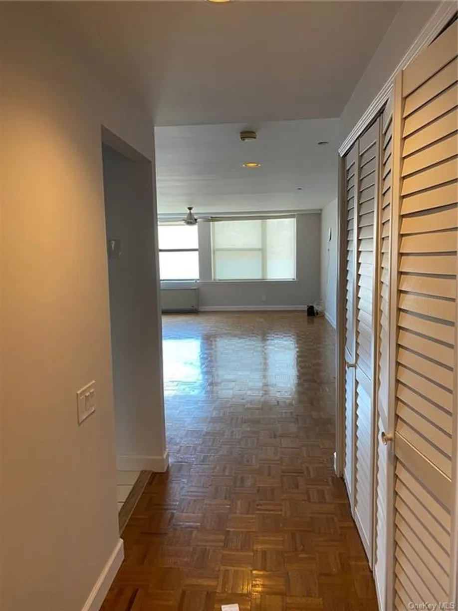 Westchester Real Estate | View 23 Water Grant Street, 7A | 1 Bath