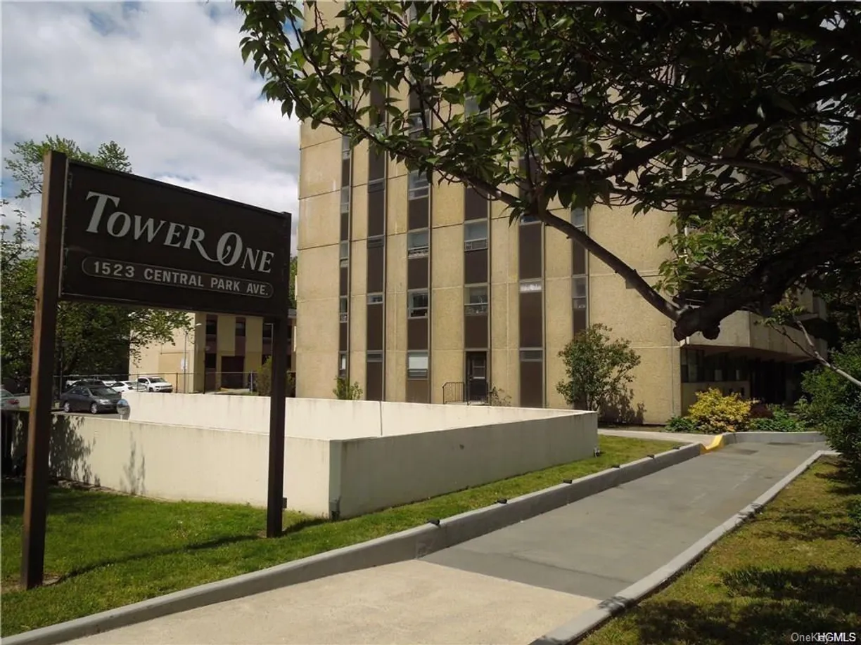 Westchester Real Estate | View 1523 Central Park, 21E | 2 Beds, 2 Baths