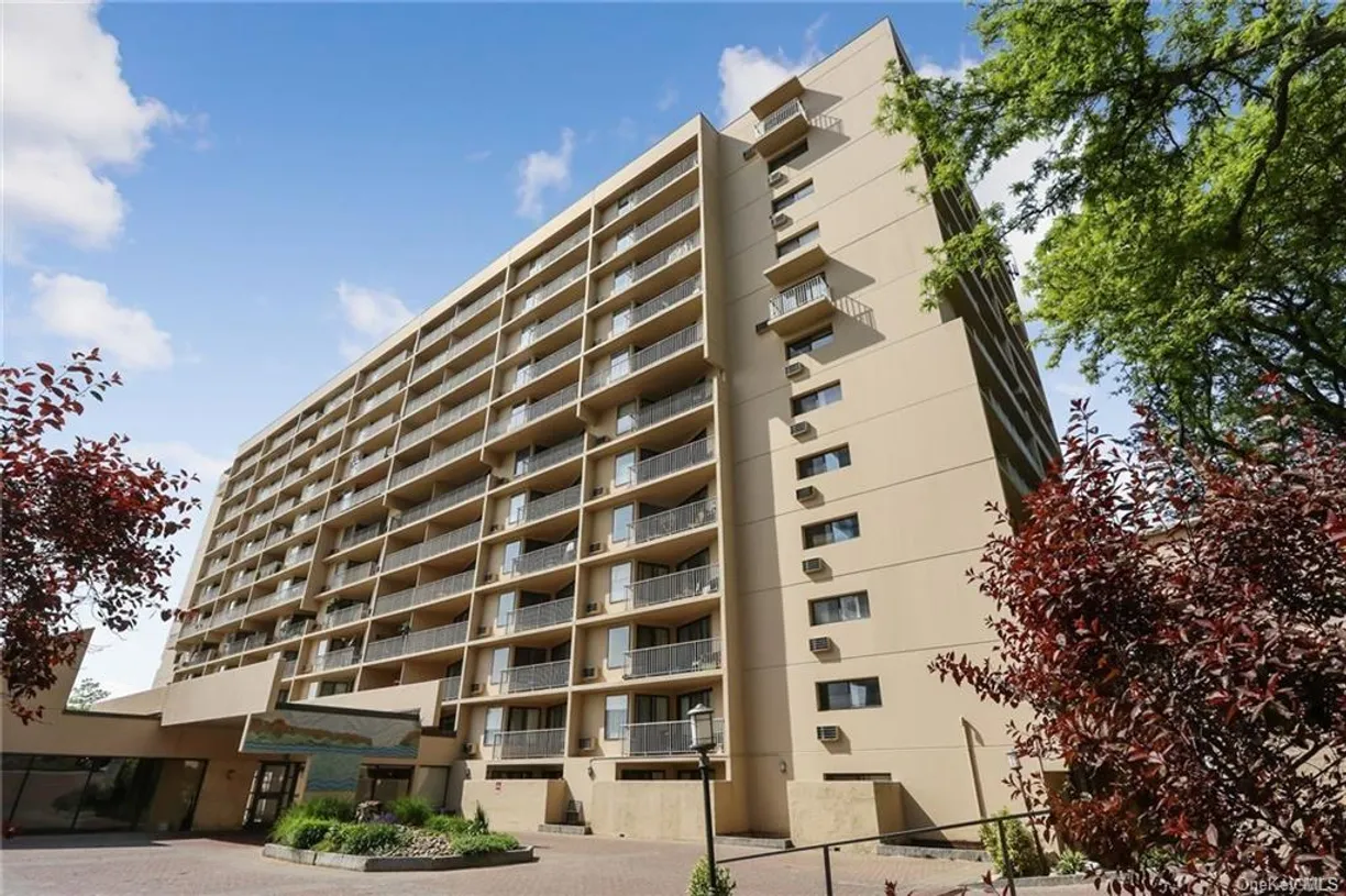 Westchester Real Estate | View 1155 Warburton Avenue, 2H | 1 Bed, 1 Bath