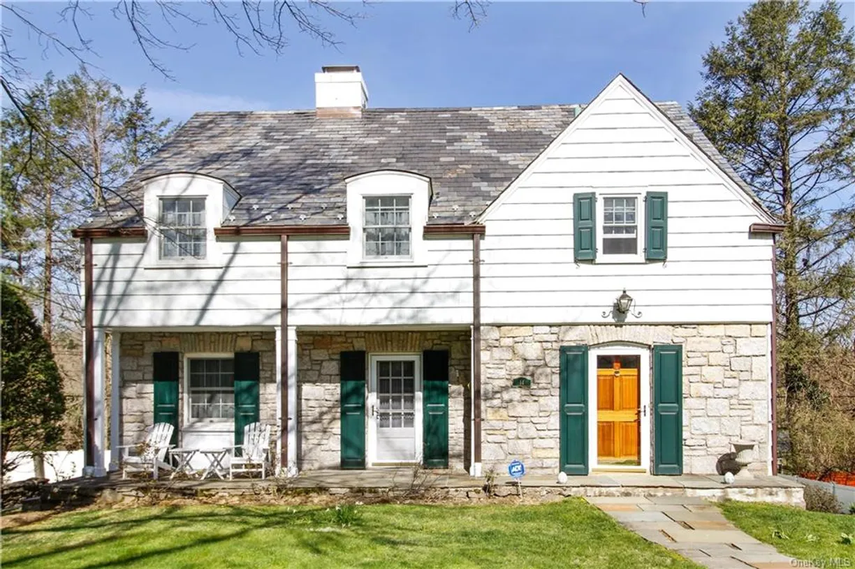 Westchester Real Estate | View 14 Ross Road | 4 Beds, 4 Baths