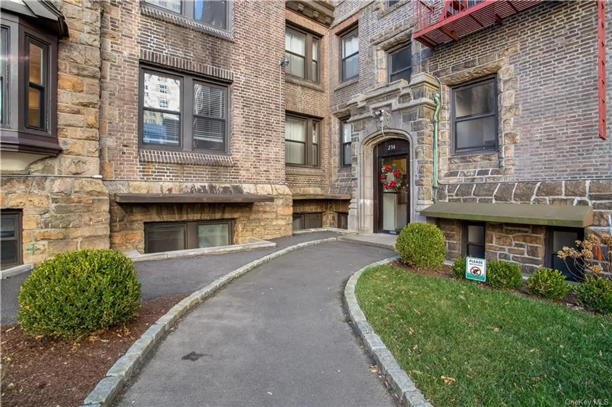 Westchester Real Estate | View 234 Martine Avenue, 5K | 1 Bed, 1 Bath