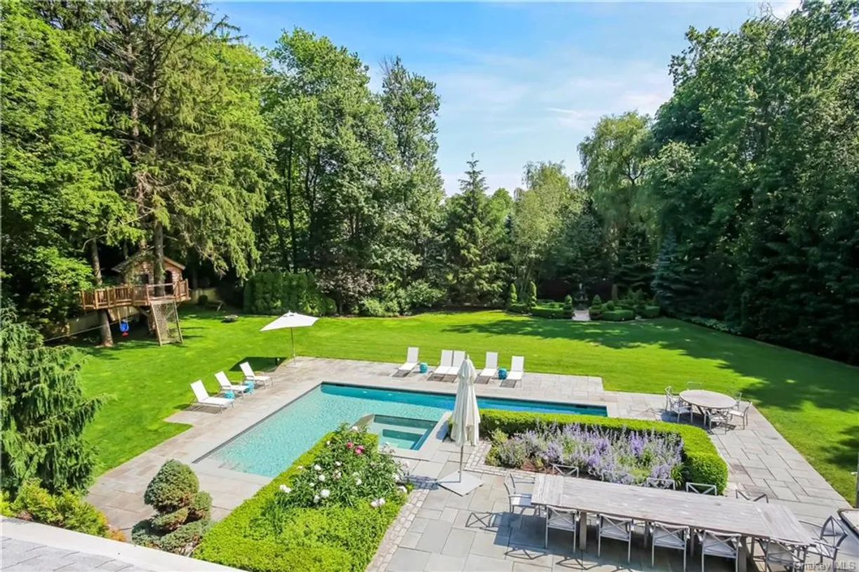Westchester Real Estate | View 40 Cushman Road | 5 Beds, 4 Baths