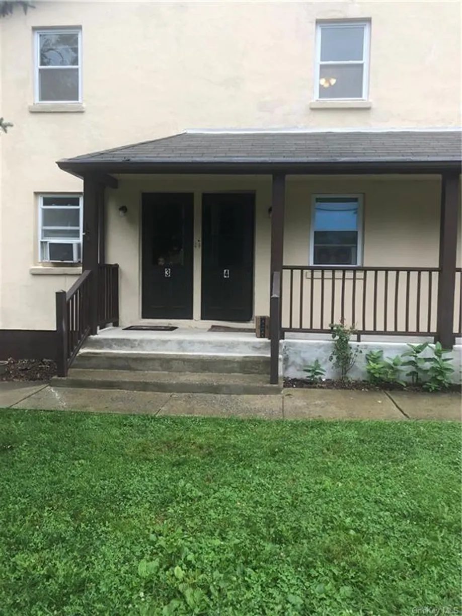 Rockland/Orange/NJ Real Estate | View 134 Amory Avenue, 4 | 2 Beds, 1 Bath