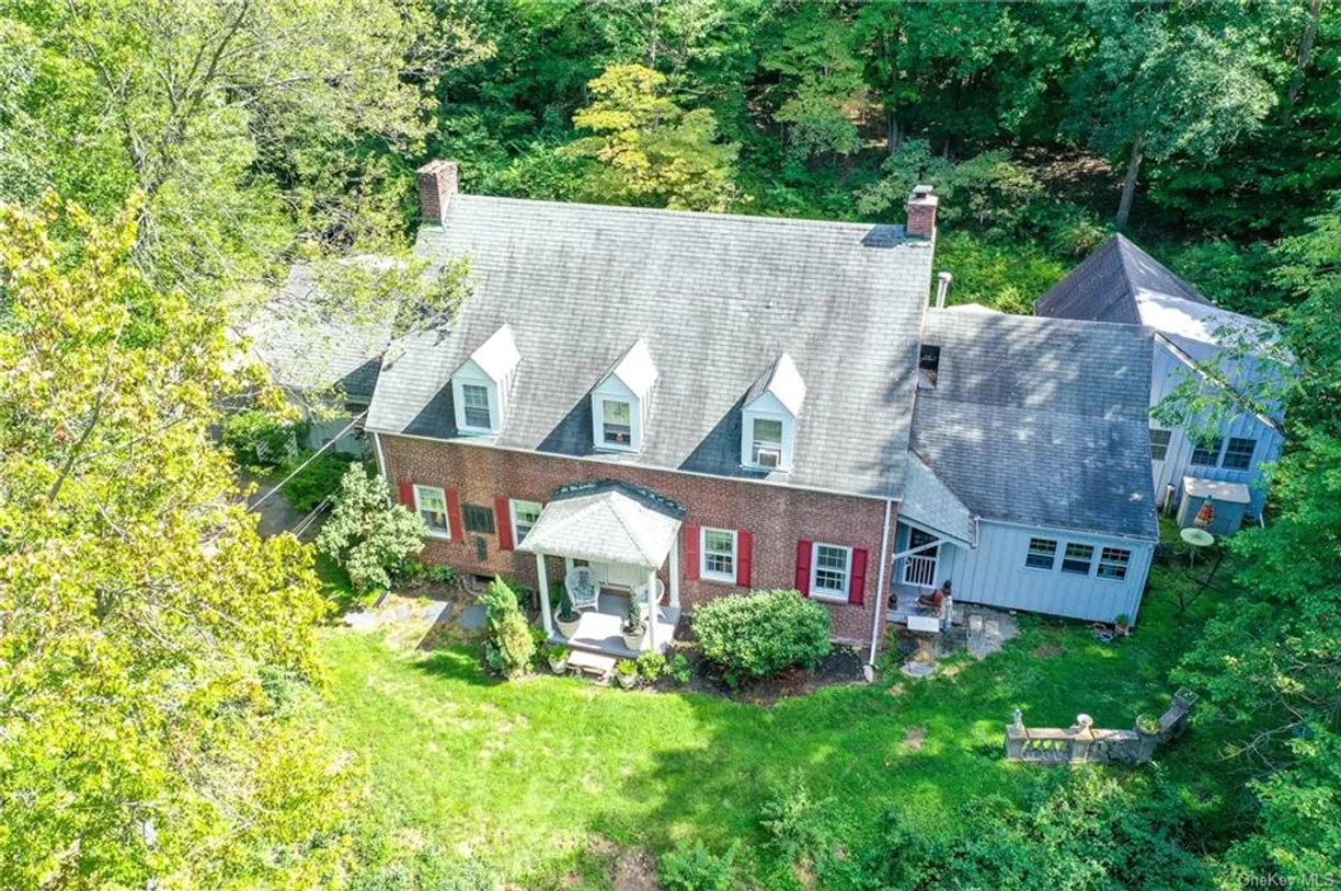 Hudson Valley Real Estate | View 31 Mountain Lane | 5 Beds, 5 Baths