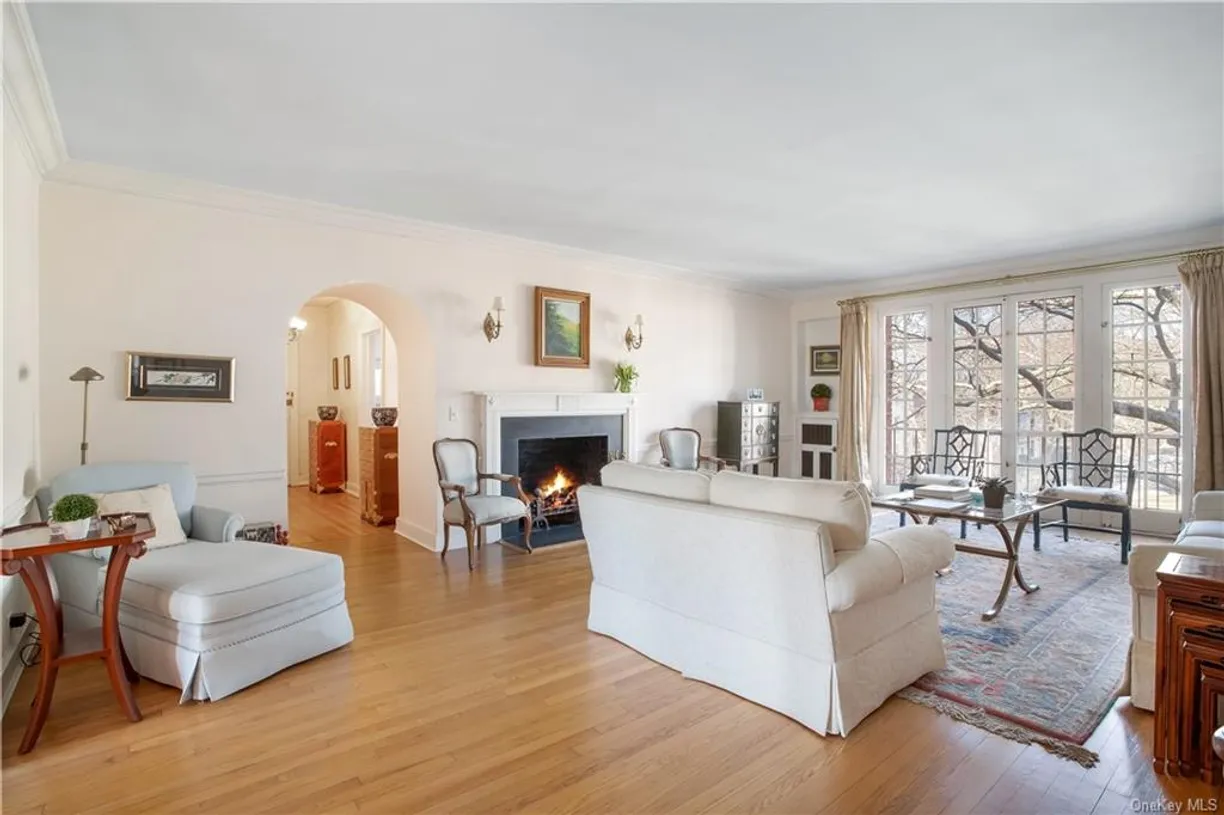 Westchester Real Estate | View 6 Brooklands, 4A | 3 Beds, 2 Baths