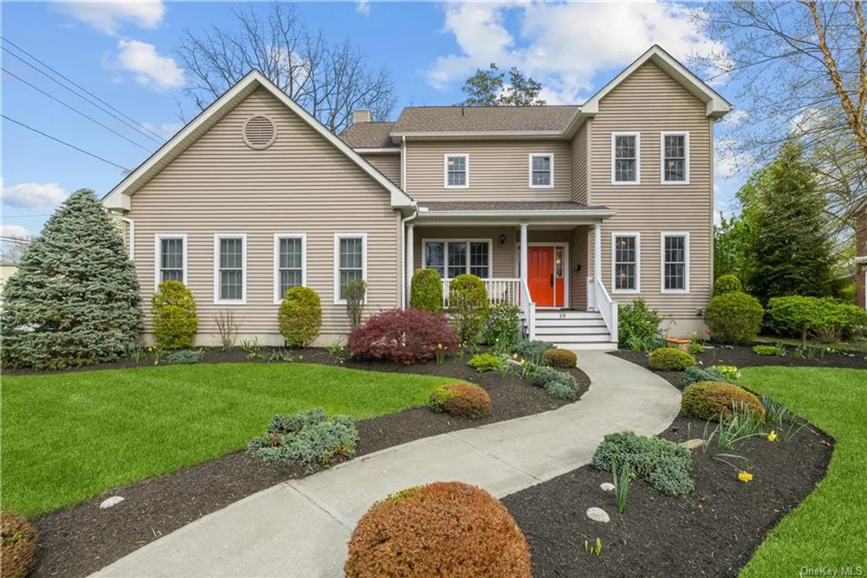 Hudson Valley Real Estate | View 19 W Willow Street | 5 Beds, 2 Baths