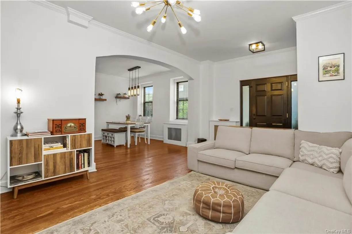 Westchester Real Estate | View 840 Bronx River Road, 1BD | 3 Beds, 2 Baths