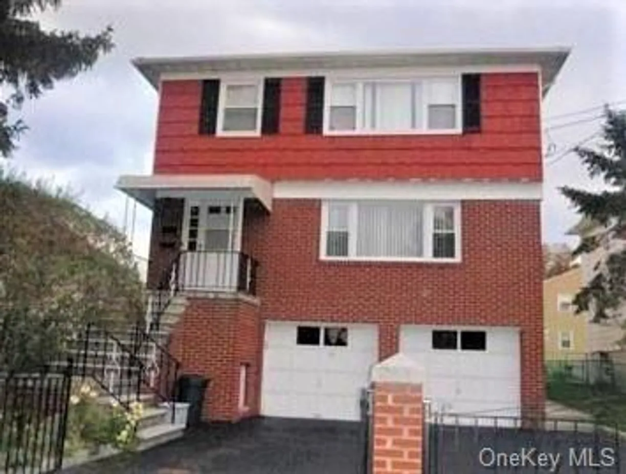 Westchester Real Estate | View 23 Duryea Avenue, 1 | 3 Beds, 1 Bath
