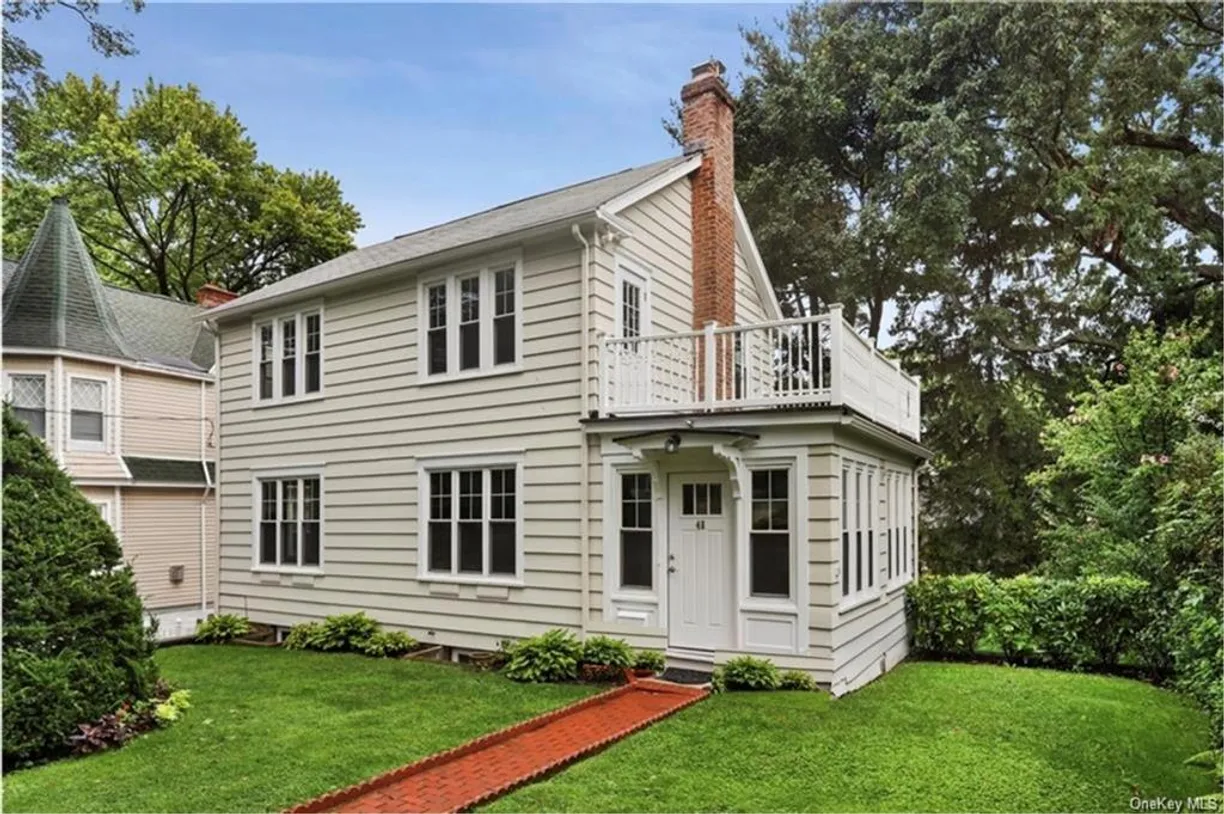 Westchester Real Estate | View 48 Rossmore Avenue | 3 Beds, 1 Bath