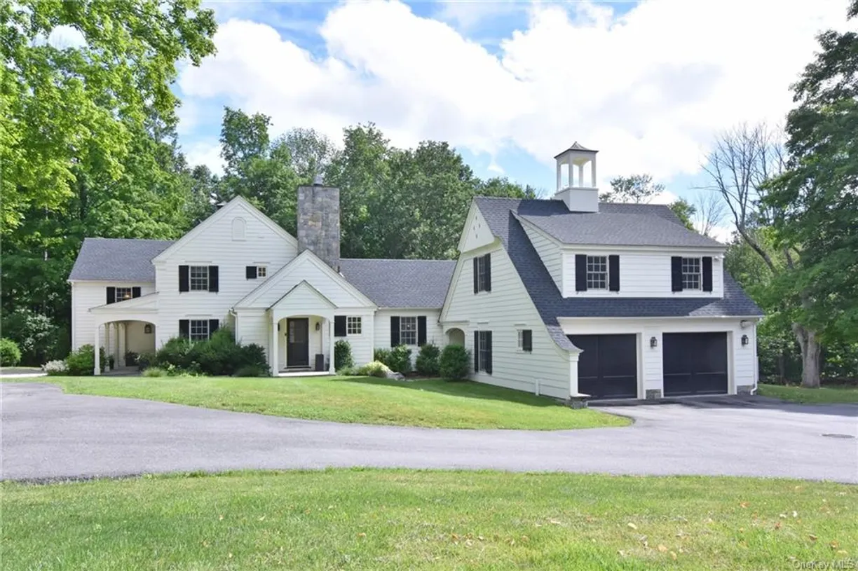 Westchester Real Estate | View 74 Davids Hill Road | 5 Beds, 4 Baths