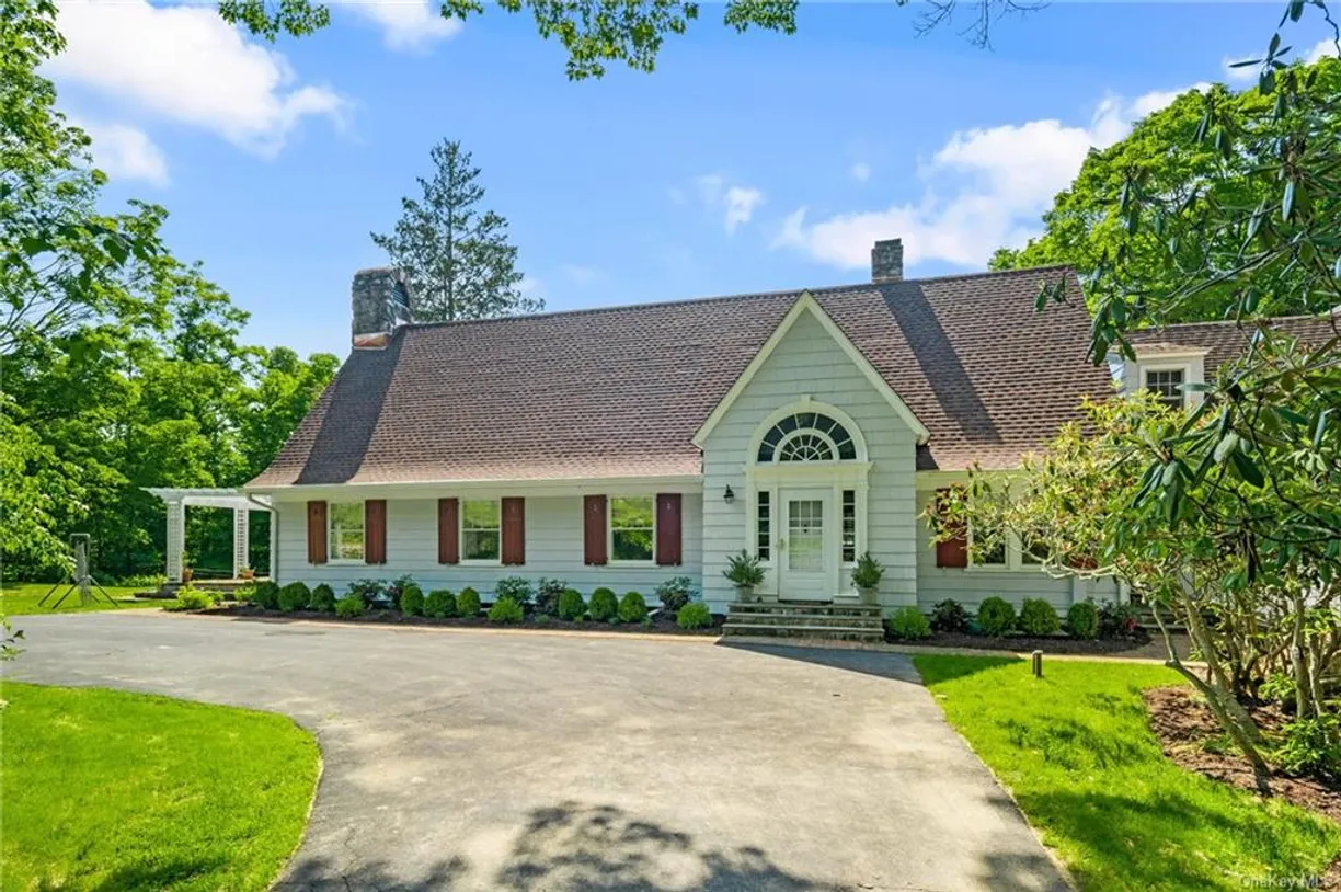 Westchester Real Estate | View 220 Croton Avenue | 5 Beds, 5 Baths