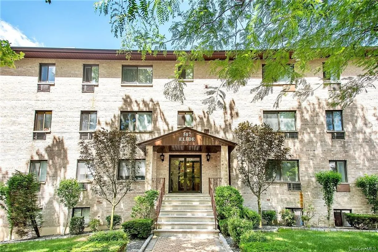 Westchester Real Estate | View 507 White Plains Road, 2D | 2 Beds, 1 Bath