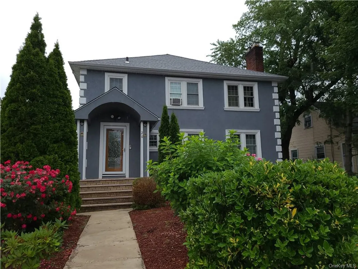 Westchester Real Estate | View 20 Longdale Avenue, 2 | 3 Beds, 2 Baths