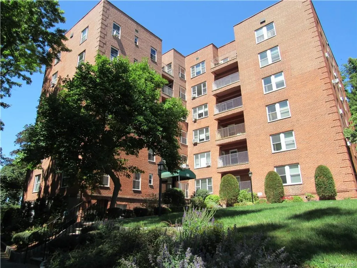 Westchester Real Estate | View 555 Broadway, 6I | 1 Bed, 1 Bath