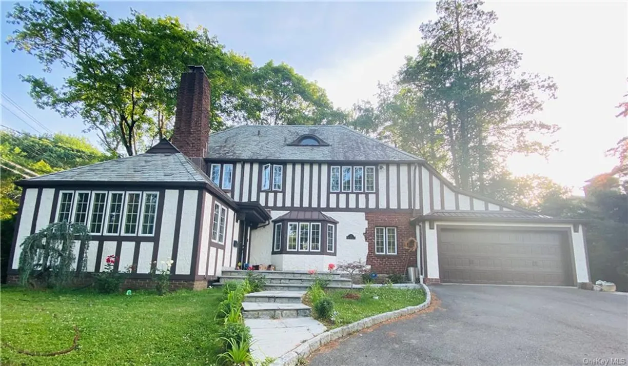 Westchester Real Estate | View 2 Wynmor Road | 3 Beds, 2 Baths