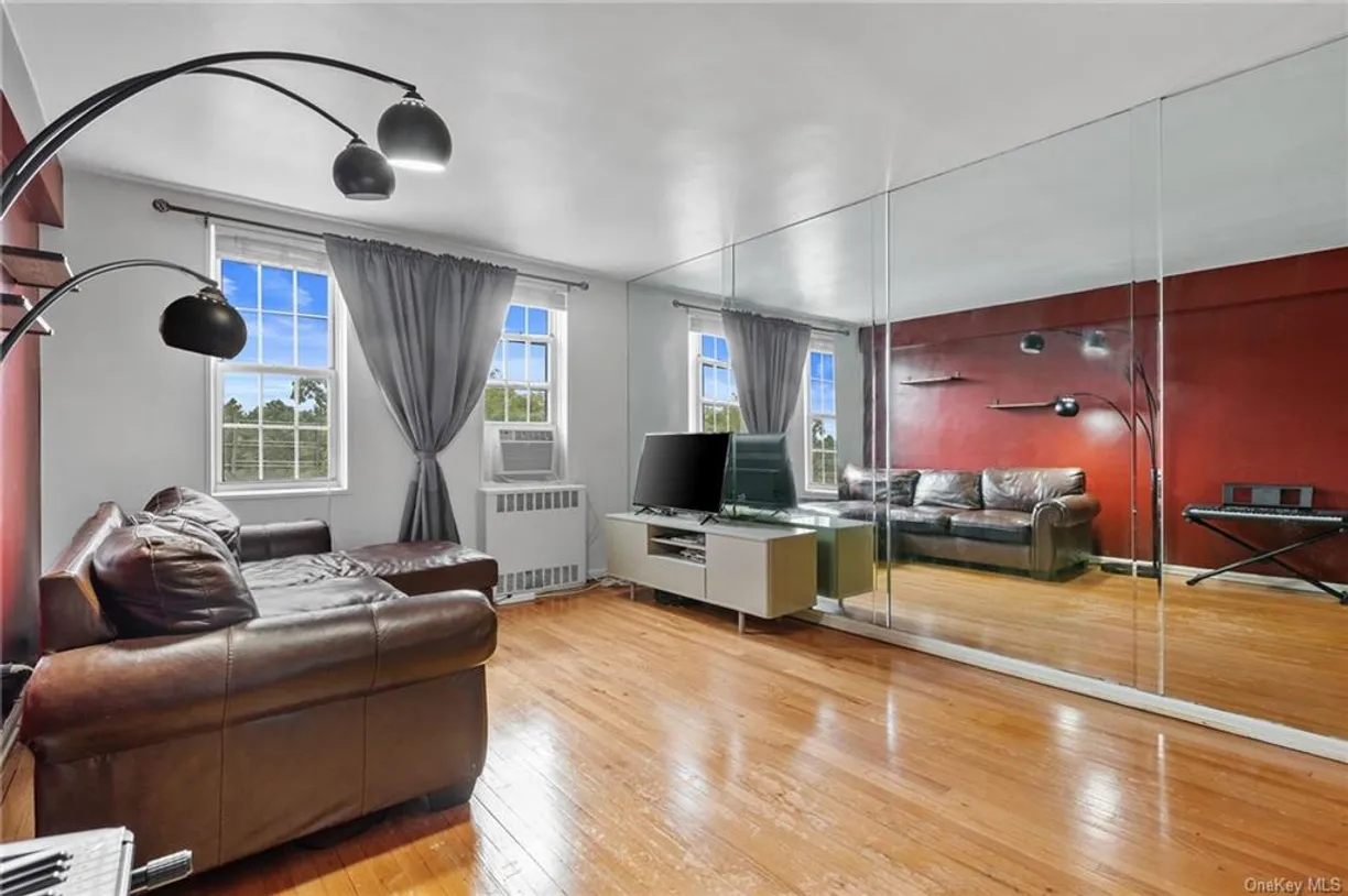 Westchester Real Estate | View 796 Bronx River Road, B63 | 2 Beds, 1 Bath