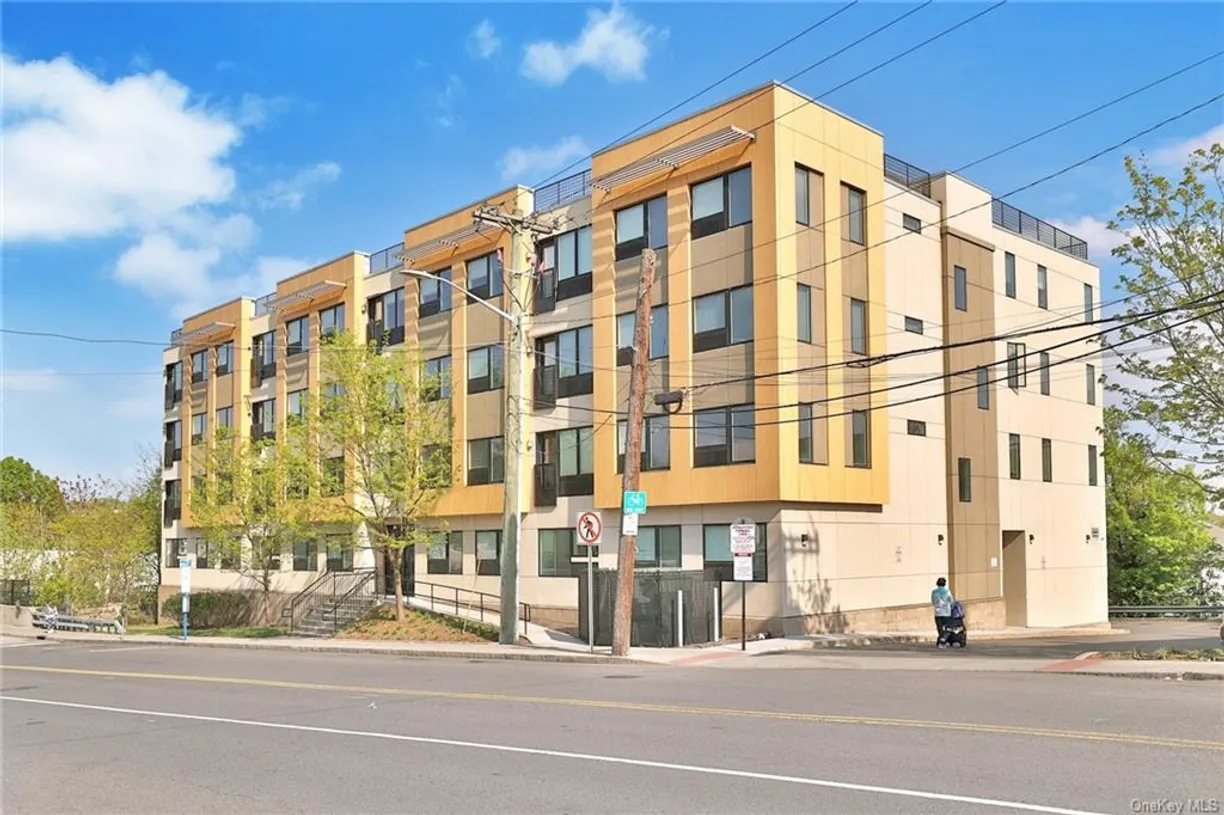 Westchester Real Estate | View 68 Lake Street, 305 | 2 Beds, 2 Baths