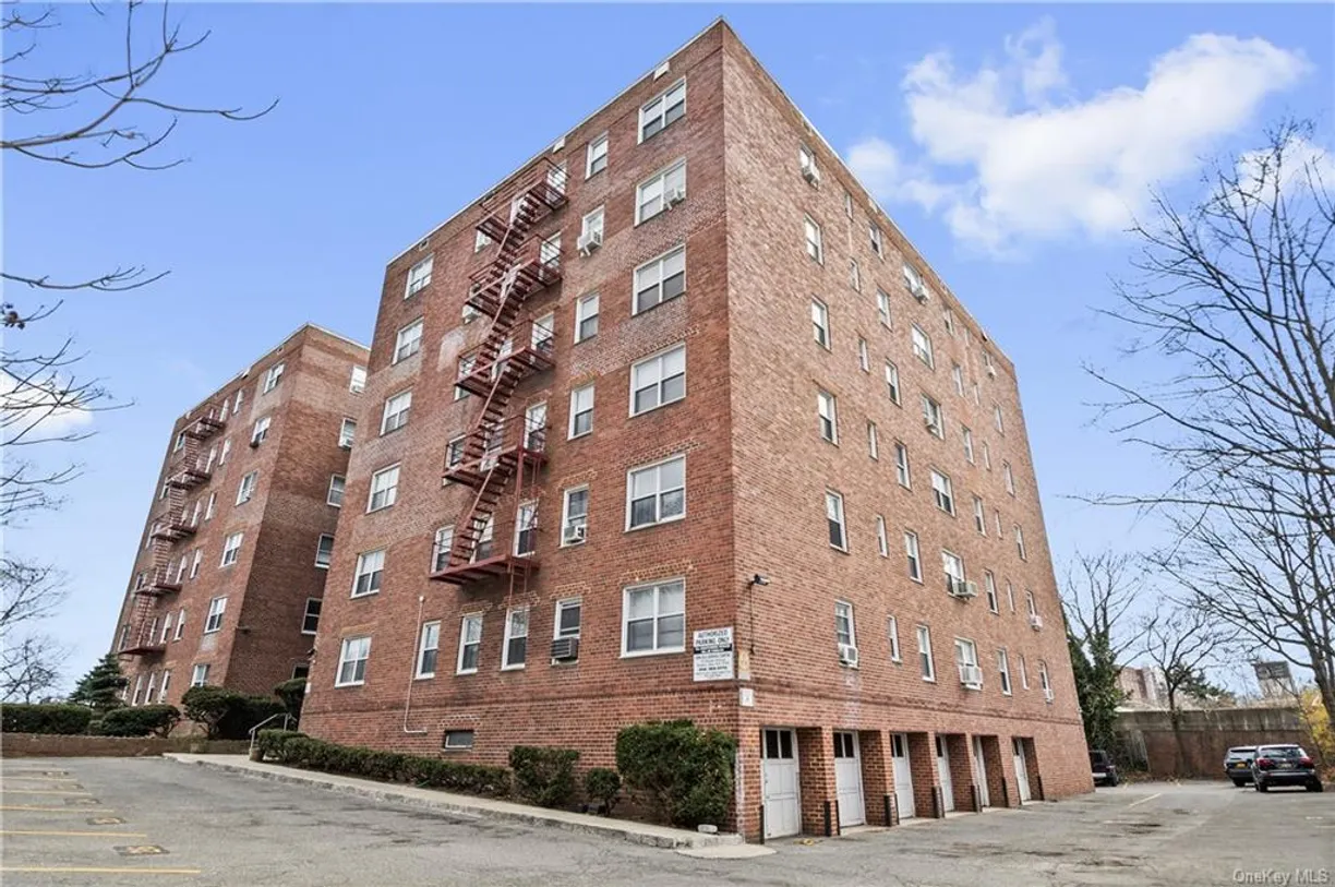 Westchester Real Estate | View 1234 Midland Avenue, 1A | 1 Bed, 1 Bath