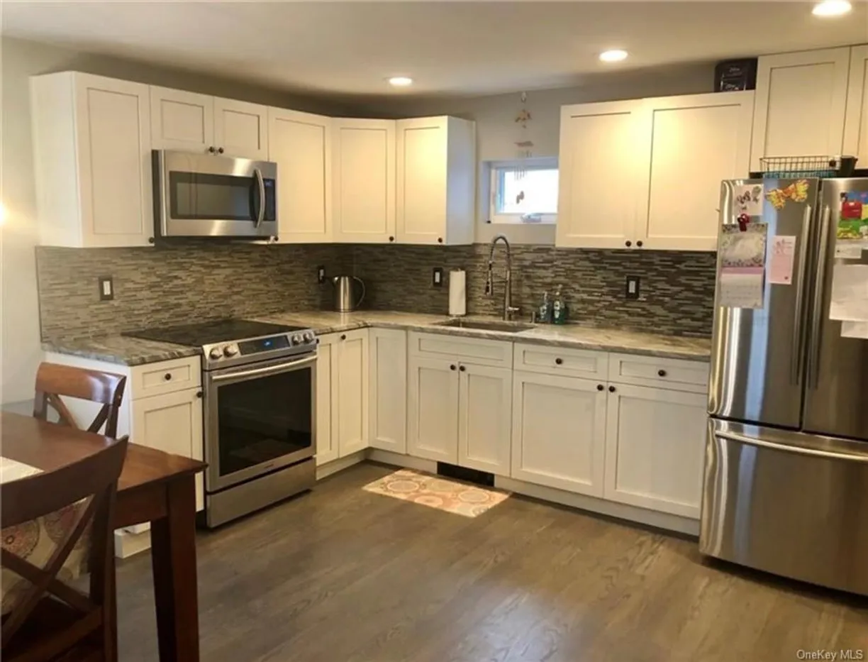Rockland/Orange/NJ Real Estate | View 1099 Route 17 | 2 Beds, 1 Bath