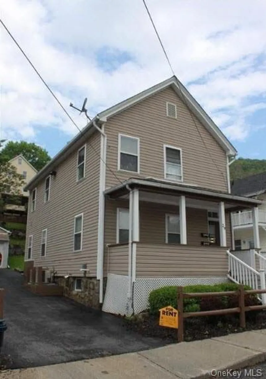 Rockland/Orange/NJ Real Estate | View 29 Fort Putnam Road, 2 | 1 Bed, 1 Bath