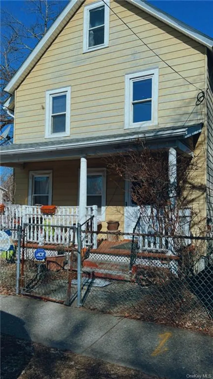 Rockland/Orange/NJ Real Estate | View 100 Beacon Street | 3 Beds, 1 Bath