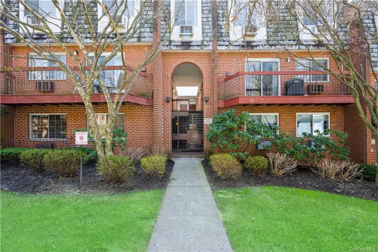 Westchester Real Estate | View 55 N Broadway, 14 | 3 Beds, 2 Baths