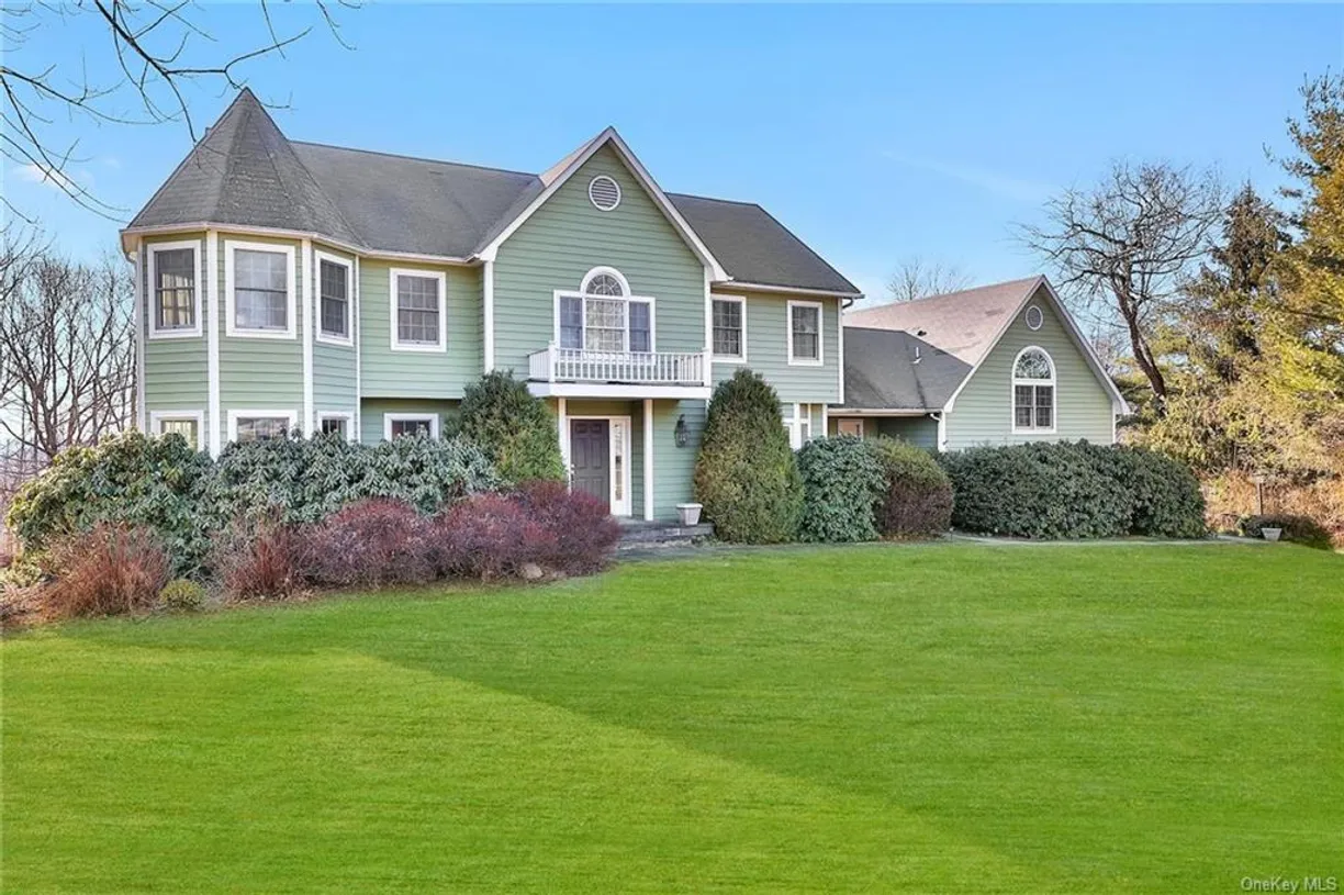 Westchester Real Estate | View 21 Shoshone Drive | 4 Beds, 3 Baths