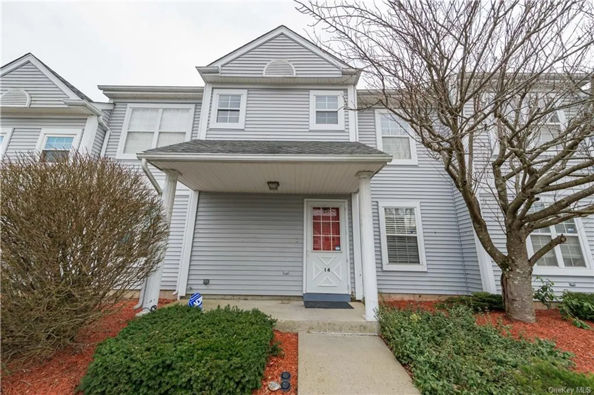 Rockland/Orange/NJ Real Estate | View 14 Kensington Way | 2 Beds, 1 Bath