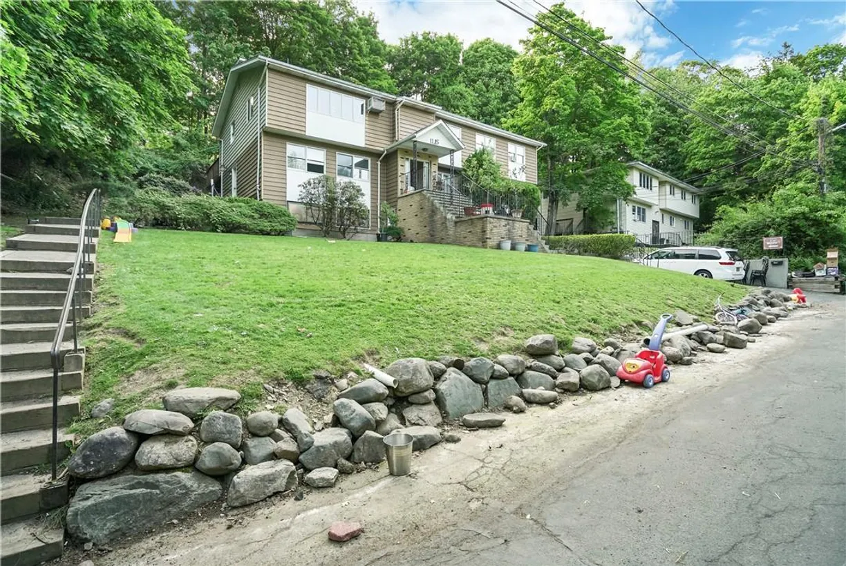 Rockland/Orange/NJ Real Estate | View 11 Emes Lane | Listing