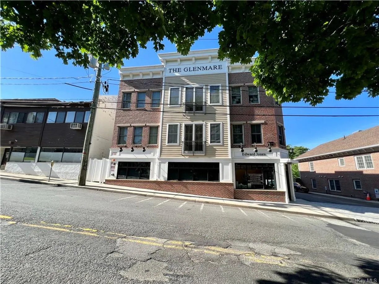 Rockland/Orange/NJ Real Estate | View 222 Main Street, 33 | 1 Bed, 1 Bath