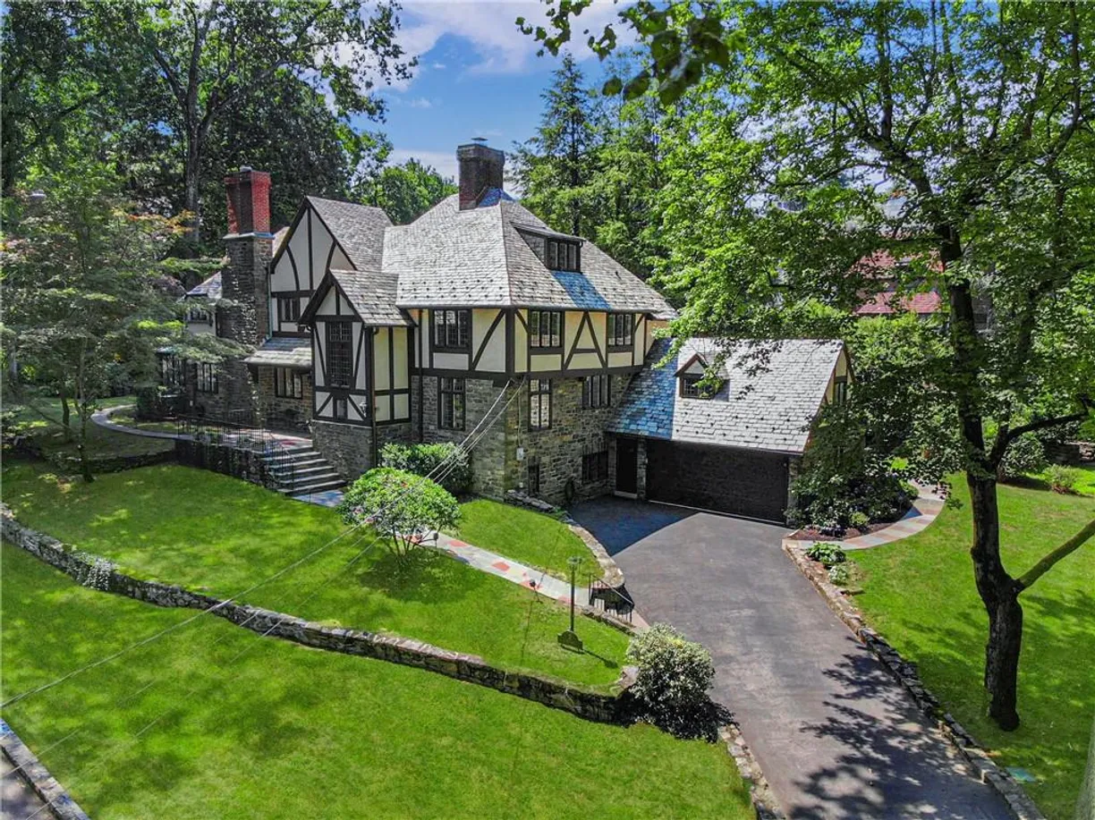 Westchester Real Estate | View 2 South Drive | 5 Beds, 5 Baths