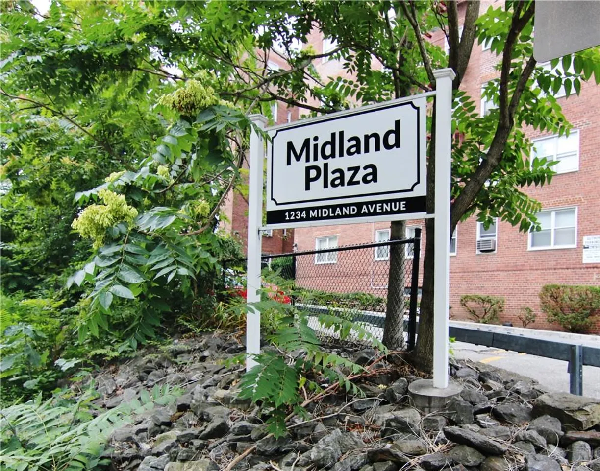 Westchester Real Estate | View 1234 Midland Avenue, 5H | 1 Bed, 1 Bath