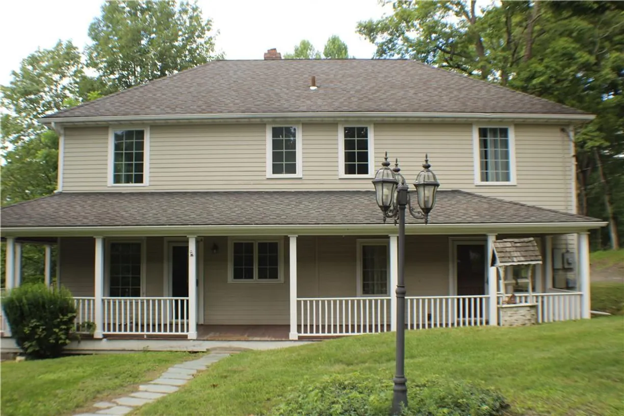 Rockland/Orange/NJ Real Estate | View 25 Derussey Lane | 4 Beds, 2 Baths