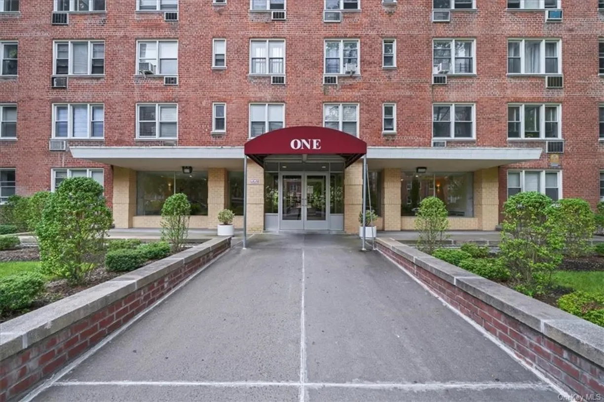 Westchester Real Estate | View 1 Sadore Lane, 3X | 2 Beds, 1 Bath