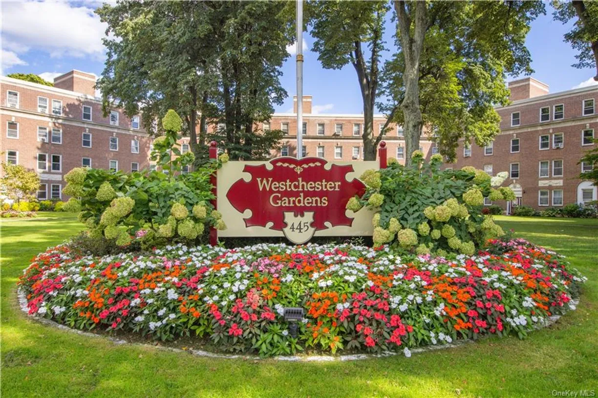 Westchester Real Estate | View 445 Gramatan Avenue, IC3 | 2 Beds, 1 Bath
